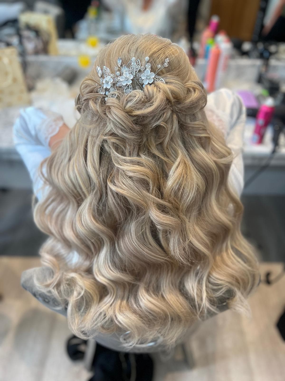 Blonde curly half-up